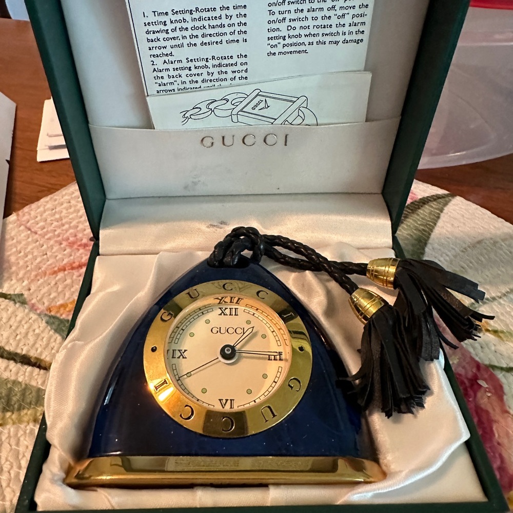 Vintage Lapis Lazuli Gucci desk clock in new condition